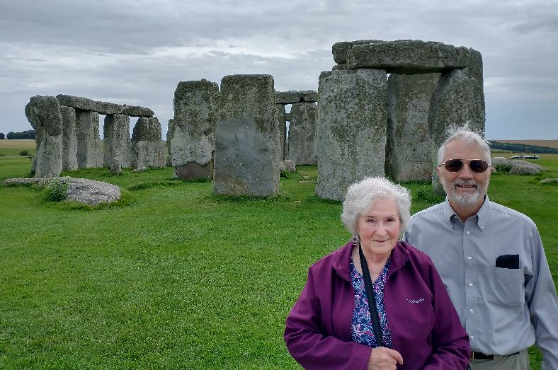 f/1.7 1/975s ISO:100 Bright:3.96 Focal:4.05 scale: 18% d1216c.jpg