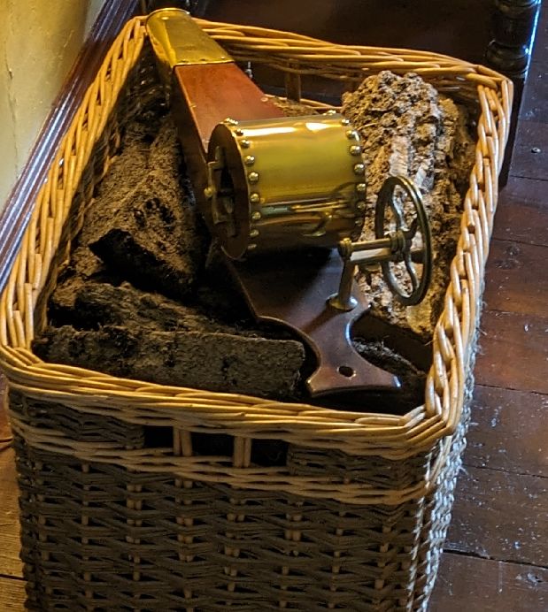 f/1.9 30002/1000000s ISO:220 Bright:0.76 Focal:5.43 scale: 44% d1229a.jpg