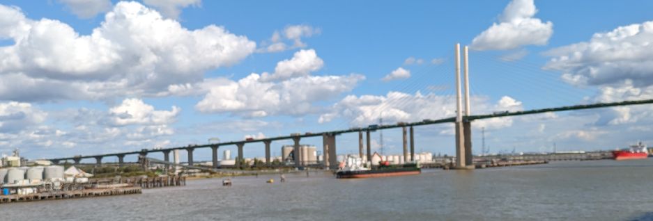 f/1.9 338/1000000s ISO:44 Bright:9.55 Focal:5.43 scale: 28% d1336c.jpg